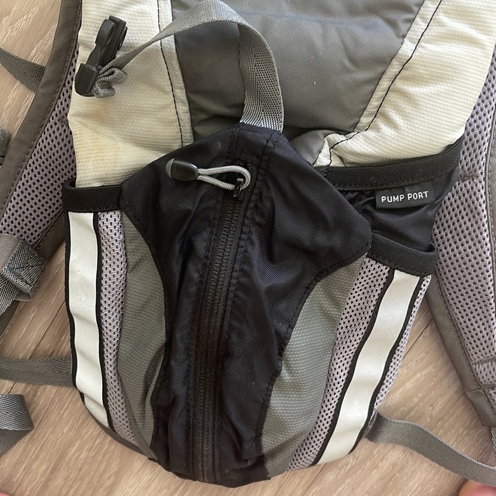 Camelbak Hydration pack - Picture 3 of 4